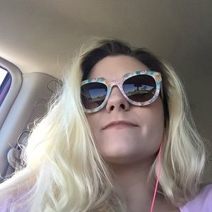 Meet your Posher, Andrea